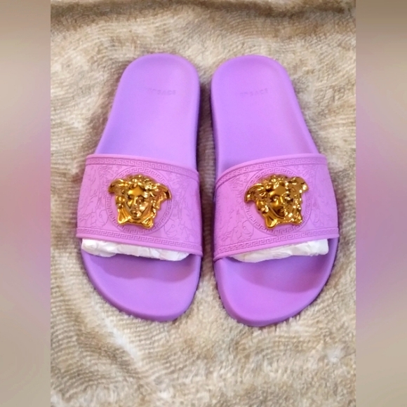 Versace Shoes - 🎊HOST PICK✨️😍✨️VERSACE POOL SLIDE GOMMA🎊